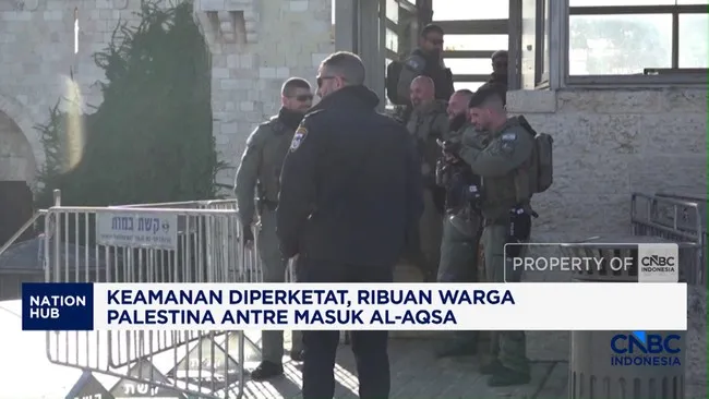 Ribuan Warga Palestina Antre Masuk Al-Aqsa di Tengah Peningkatan Keamanan