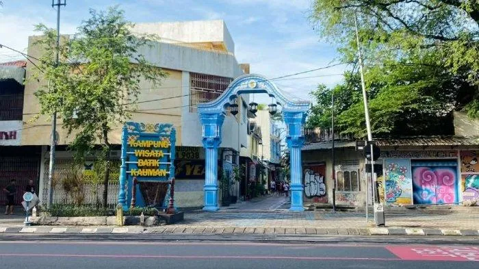 Ngabuburit Produktif di Kampung Wisata Batik Kauman Solo