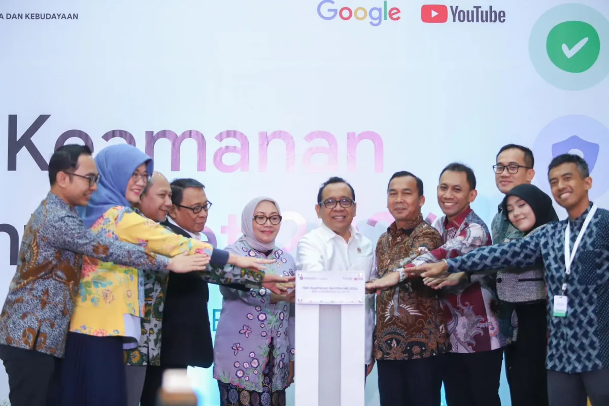 Menko PMK Serukan Tanggung Jawab Pengembang Teknologi dalam Edukasi Digital dan AI