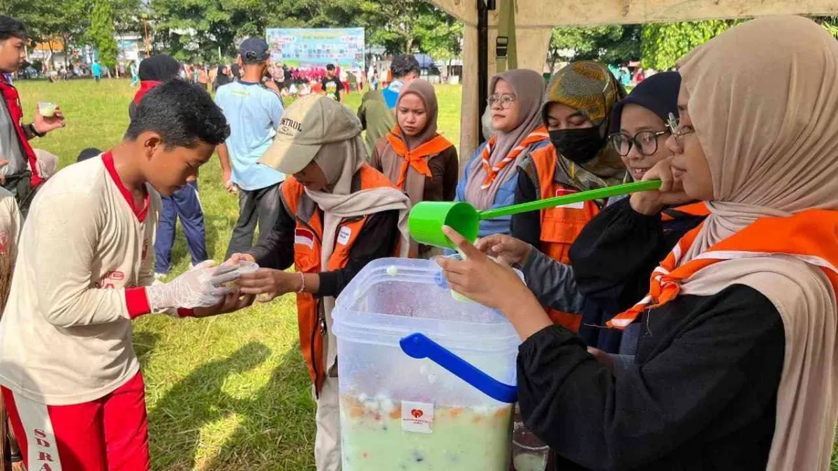 Relawan Rumah Zakat Jember Sukses Hadirkan Pos Segar di HPSN 2026