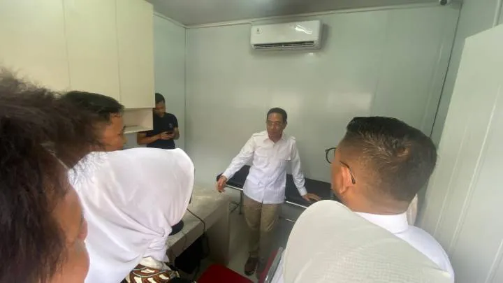 Wamenkes Resmikan Pos Kesehatan Merah Putih di Pasar Anyar dan Ciledug