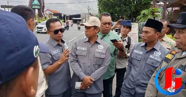DPRD Mojokerto Sidak Pemasangan Kabel Fiber Optic untuk Penataan Infrastruktur