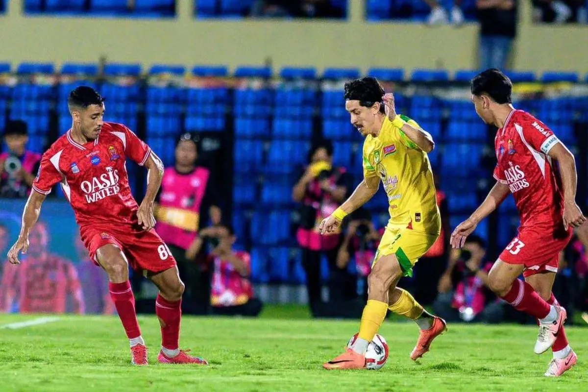 Bentrokan Suporter Usai Laga Persijap vs Persebaya, Tiga Ambulans Relawan Dirusak