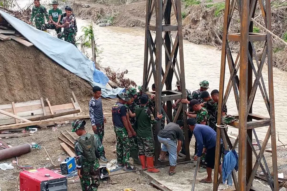 Percepat Pembangunan Jembatan Gantung di Linge, Satgas Kodim 0106 Targetkan Selesai Bulan Ini