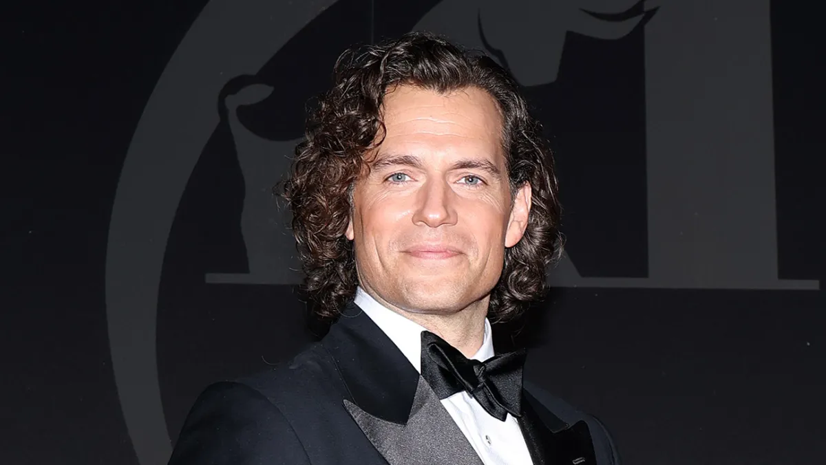 Henry Cavill Perkenalkan Cuplikan Pertama Film Highlander di CinemaCon