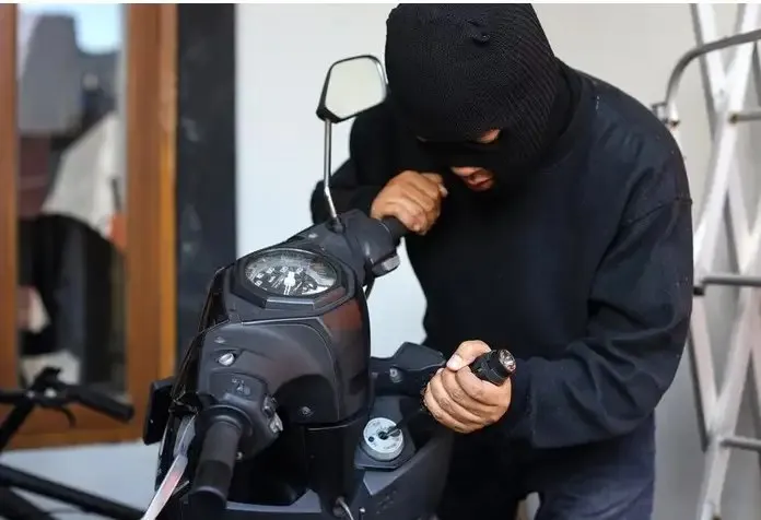 Motor Relawan Masjid Dicuri Saat Berbagi, Pelaku Segera Ditangkap