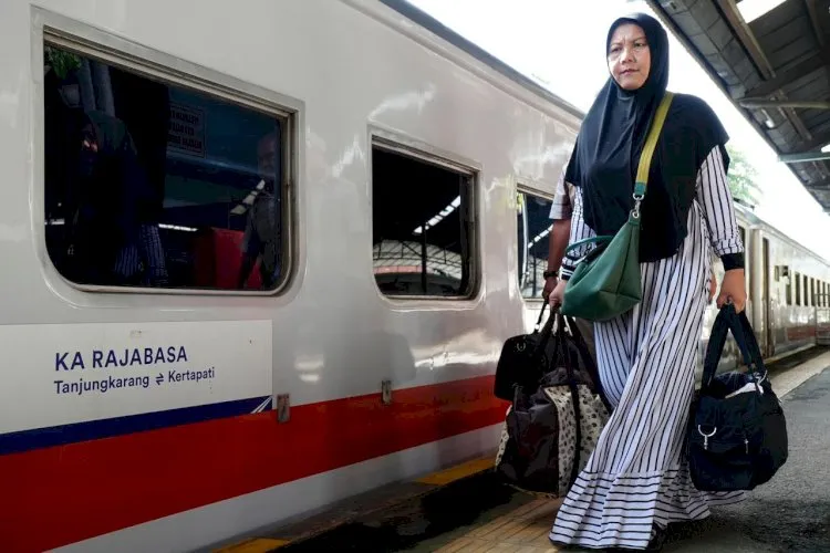 Tiket Kereta Api Rajabasa Hampir Terjual Habis Jelang Puncak Mudik Lebaran 2026