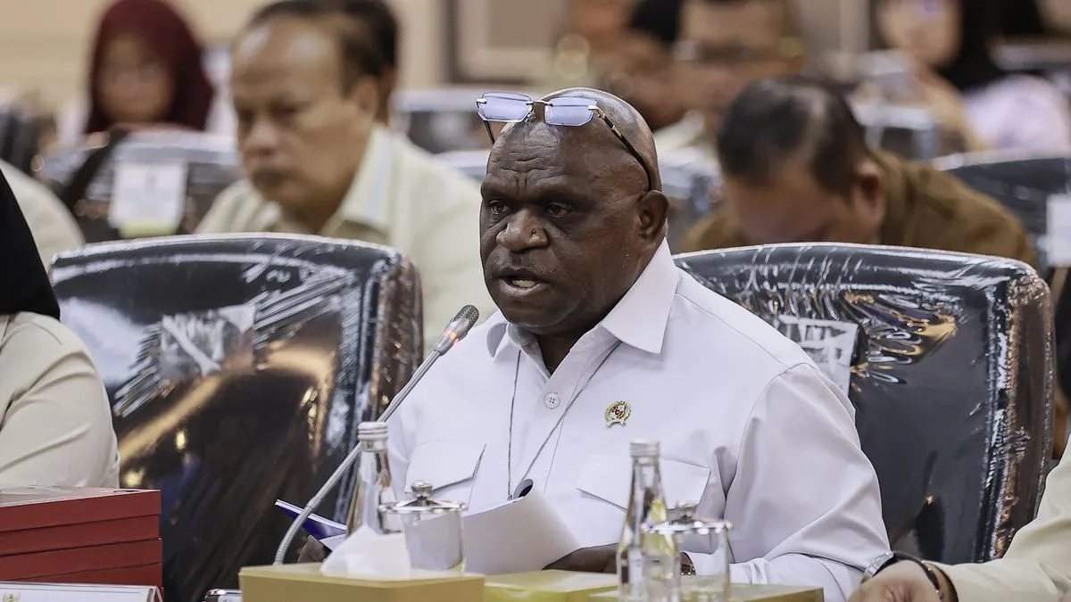Natalius Pigai: Menteri HAM dengan Usulan Anggaran Drastis dan Sorotan Publik