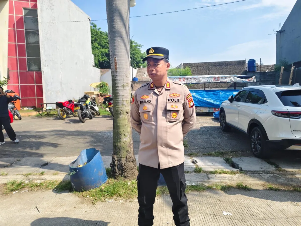 Forum Warga Taman Aster Melakukan Aksi Unjuk Rasa di Depan Kantor Developer, Polsek Cikarang Barat Siapkan Pengamanan