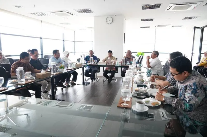 Kemensetneg Jalin Kerja Sama Strategis dengan UIII untuk Dukung KTT D-8