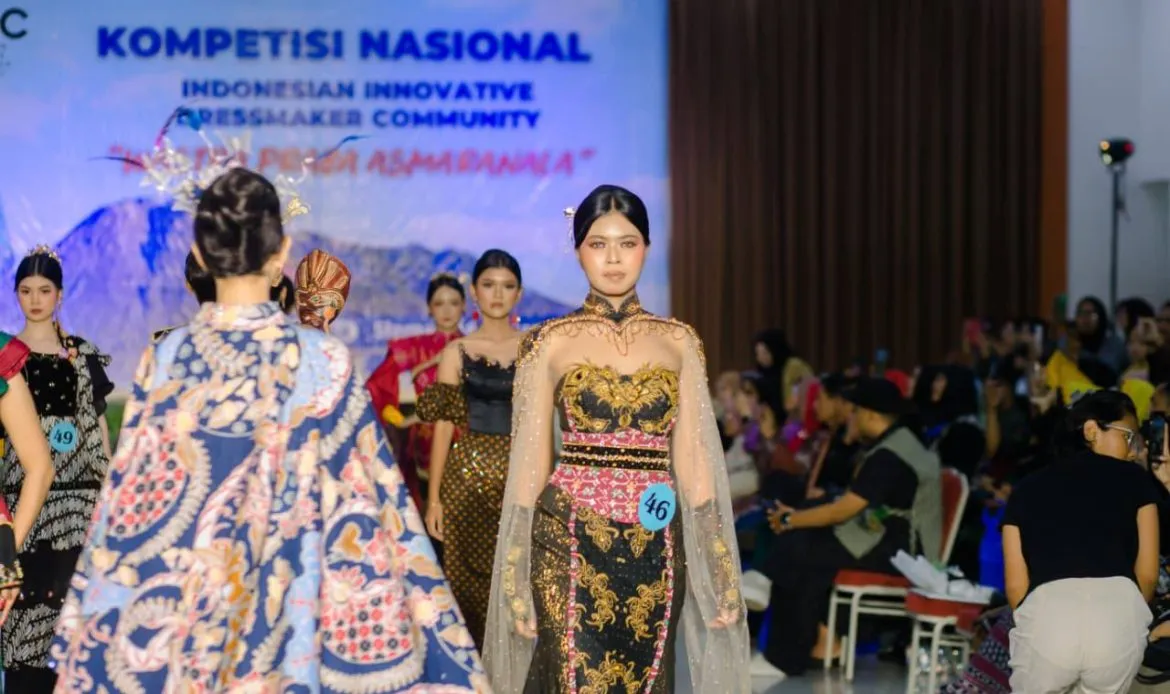 Karakter Reog Ponorogo Menjadi Inspirasi Gaun Gala Terbaik di Fashion Show Nasional