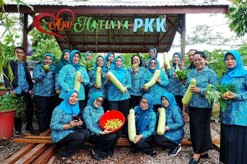 Panen Kebun PKK Tingkatkan Ketahanan Pangan dan Kemandirian Keluarga di Barito Utara