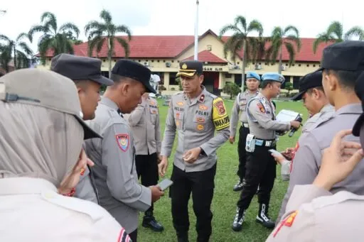 Wakapolres Ogan Ilir Pantau Kehadiran dan Pemanfaatan Media Sosial Anggota
