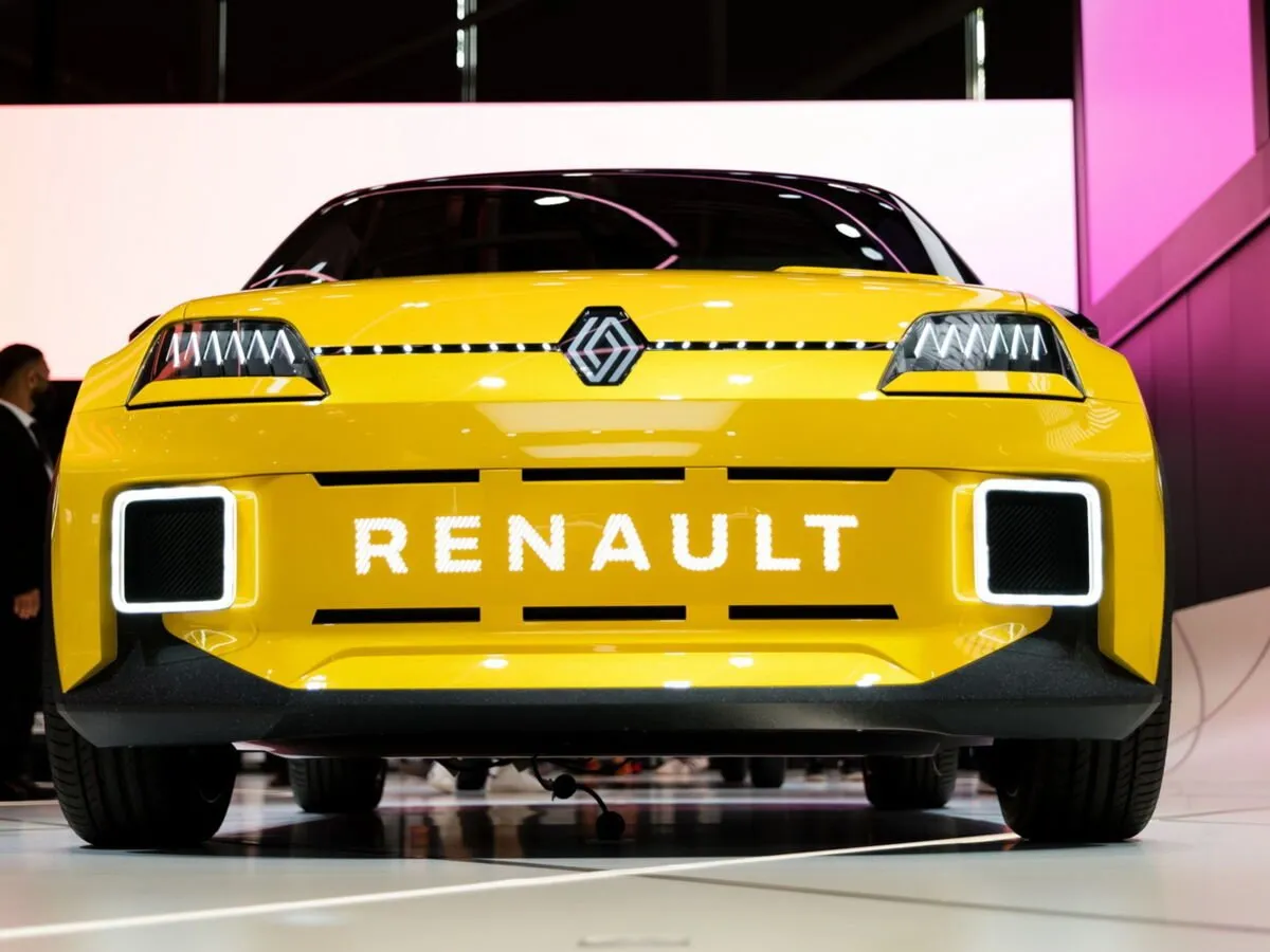 Renault Masuki Sektor Pertahanan: Peluang Pertumbuhan di Tengah Tantangan Otomotif