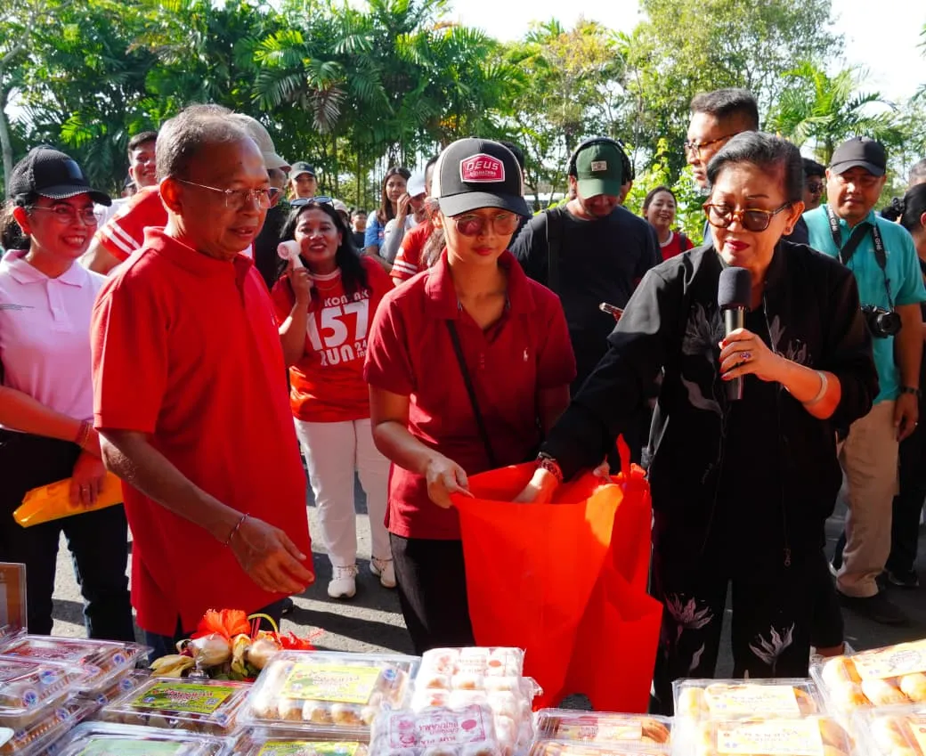 Gubernur Koster Borong Kopi UMKM Difabel dalam Pasar Murah Menyambut Hari Raya