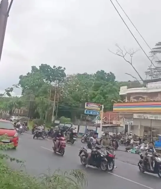 Patroli Subuh AKP Dwi Dea Cegah Balap Liar di Bitung