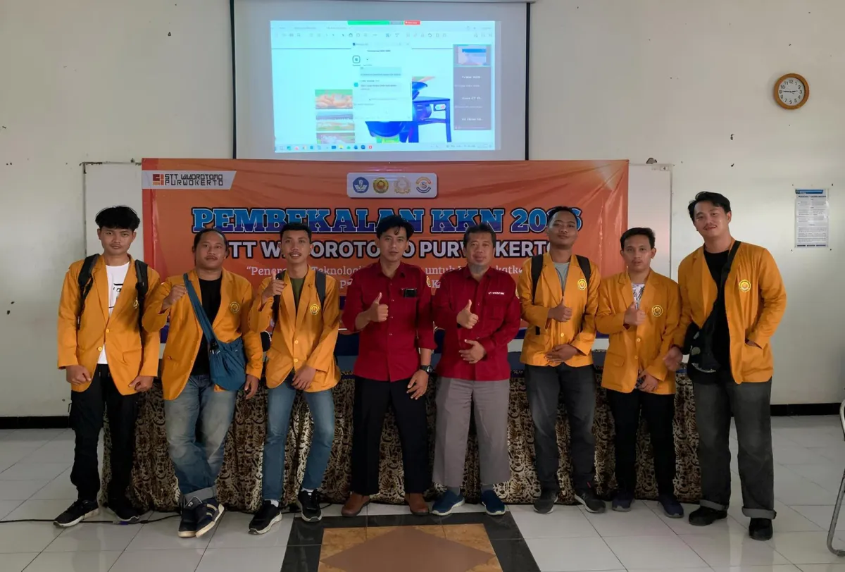 Mahasiswa KKN STT Wiworotomo Kenalkan Inovasi IoT untuk Pertanian di Desa Klinting