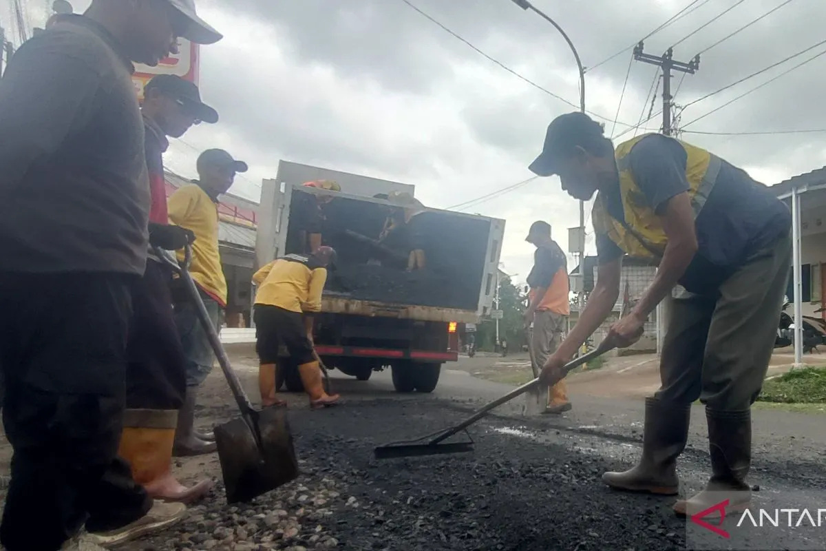Kementerian PUPR Percepat Perbaikan Jalan di Cianjur Jelang Mudik