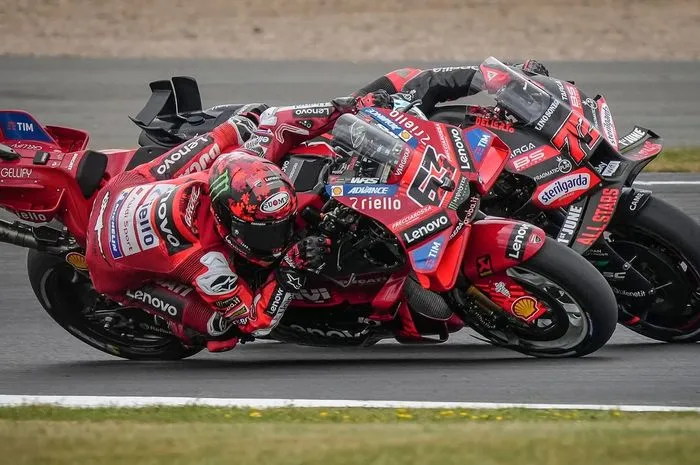 Aprilia Usulkan Duet Bagnaia dan Bezzecchi untuk MotoGP 2027