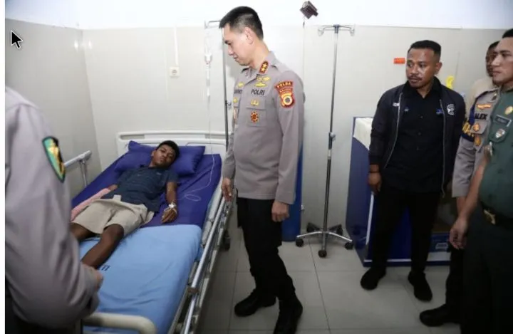 Kapolda Maluku Kunjungi Korban Selamat Insiden Tragis di Tual
