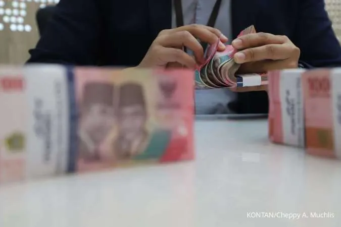 Fluktuasi Rupiah Dipengaruhi Sentimen Global dan Defisit APBN