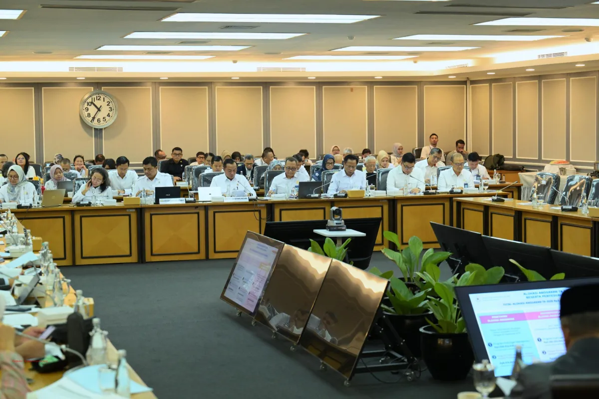 Mensesneg Paparkan Rencana Anggaran Kemensetneg 2026 di DPR RI