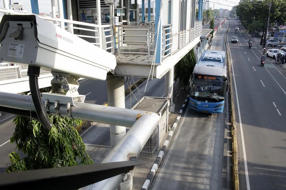 Transjakarta Buka Lowongan 6 Posisi untuk Lulusan IT dan Teknik