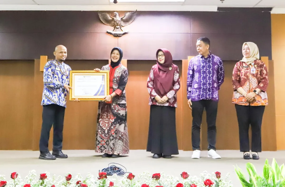 Pemkab Bojonegoro Terima Penghargaan Kualitas Pelayanan Publik dari Ombudsman Jatim