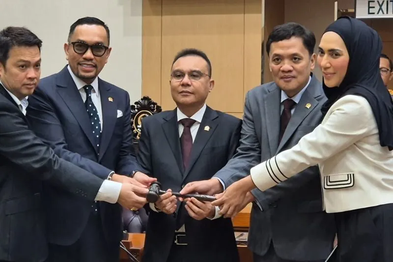 Ahmad Sahroni Kembali Pimpin Komisi III DPR RI Usai Tuntas Sanksi