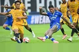 Persib Hadapi Persita: Misi Balas Dendam dan Pertahankan Puncak Klasemen