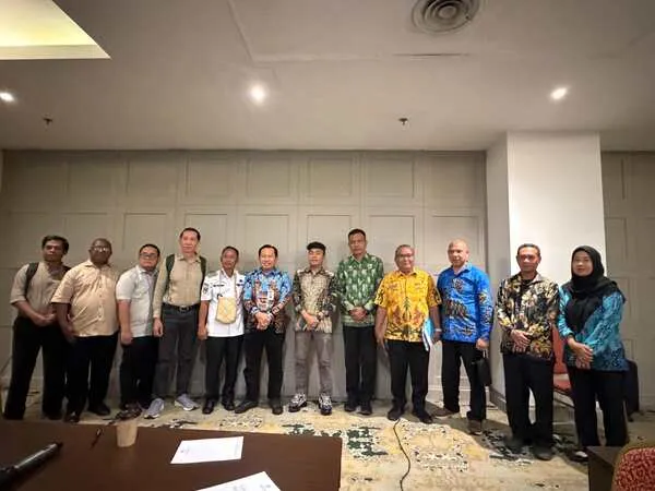 Billy Mambrasar Fasilitasi Pertemuan Investor Eropa untuk Ekspor Kakao Papua
