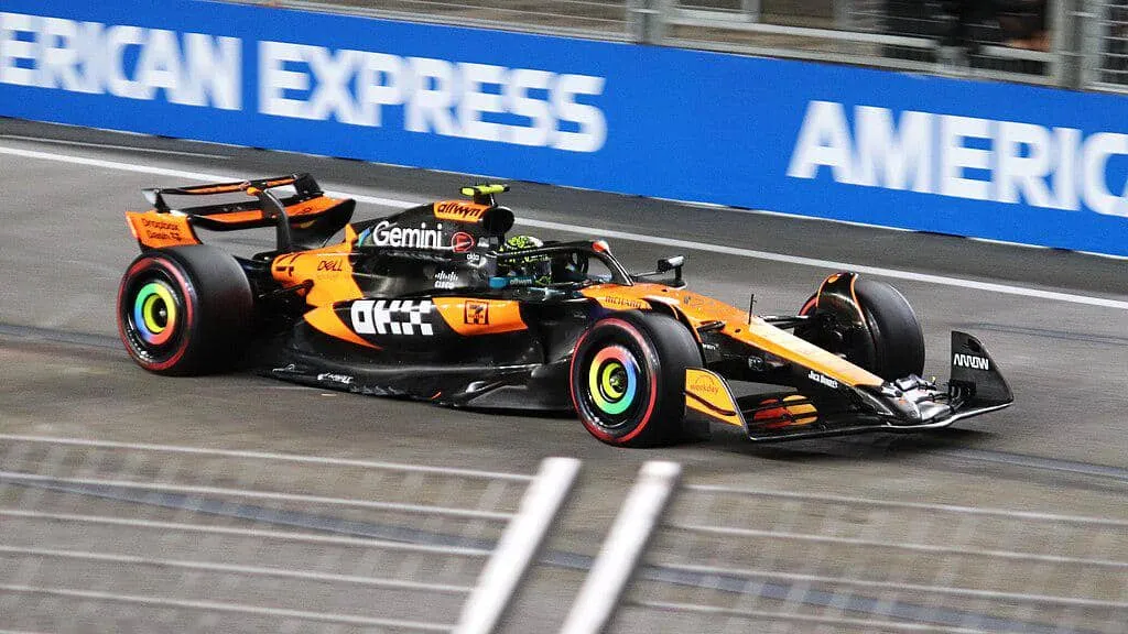Lando Norris Raih Kemenangan Pertama di GP Brasil dan Sapu Bersih Balapan