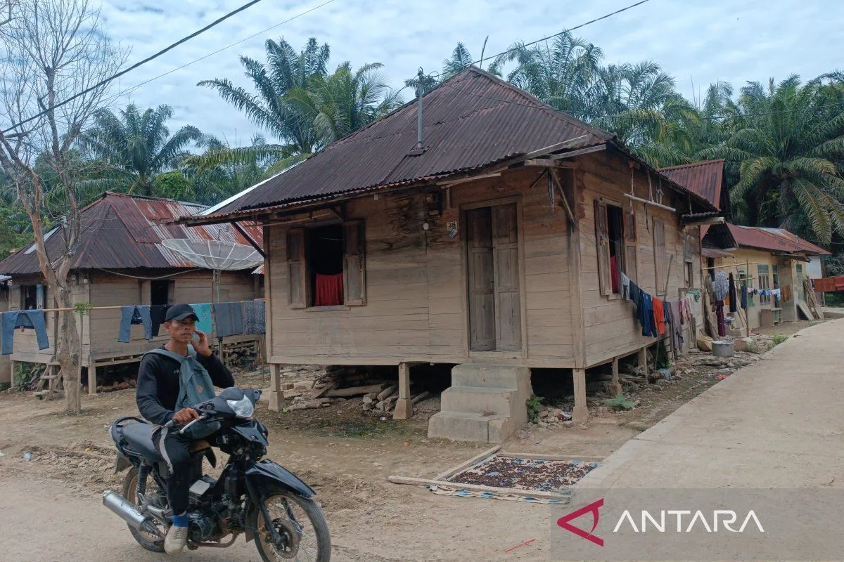 Warga Muara Batang Angkola Tolak Relokasi Meski Terkena Banjir