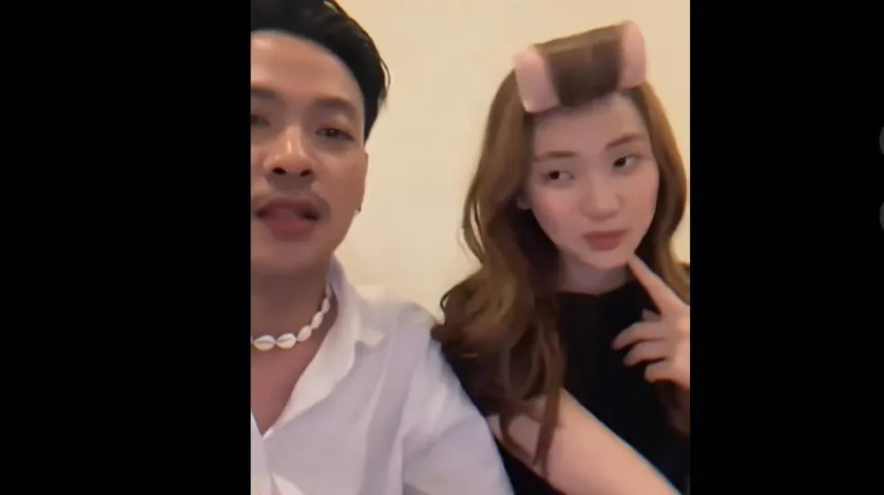 Jule Tampil Percaya Diri Tanpa Hijab, Video Bersama Pria Misterius Viral