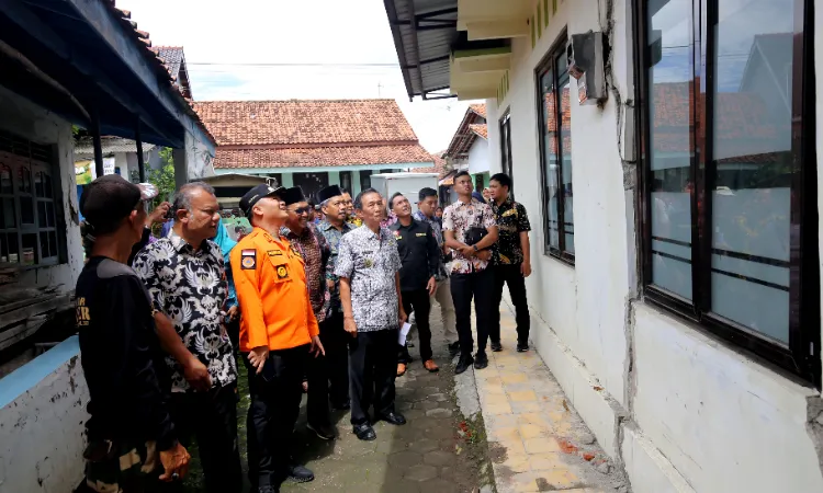 Bencana Tanah Bergerak di Kabupaten Tegal Mengakibatkan Kerusakan Puluhan Rumah