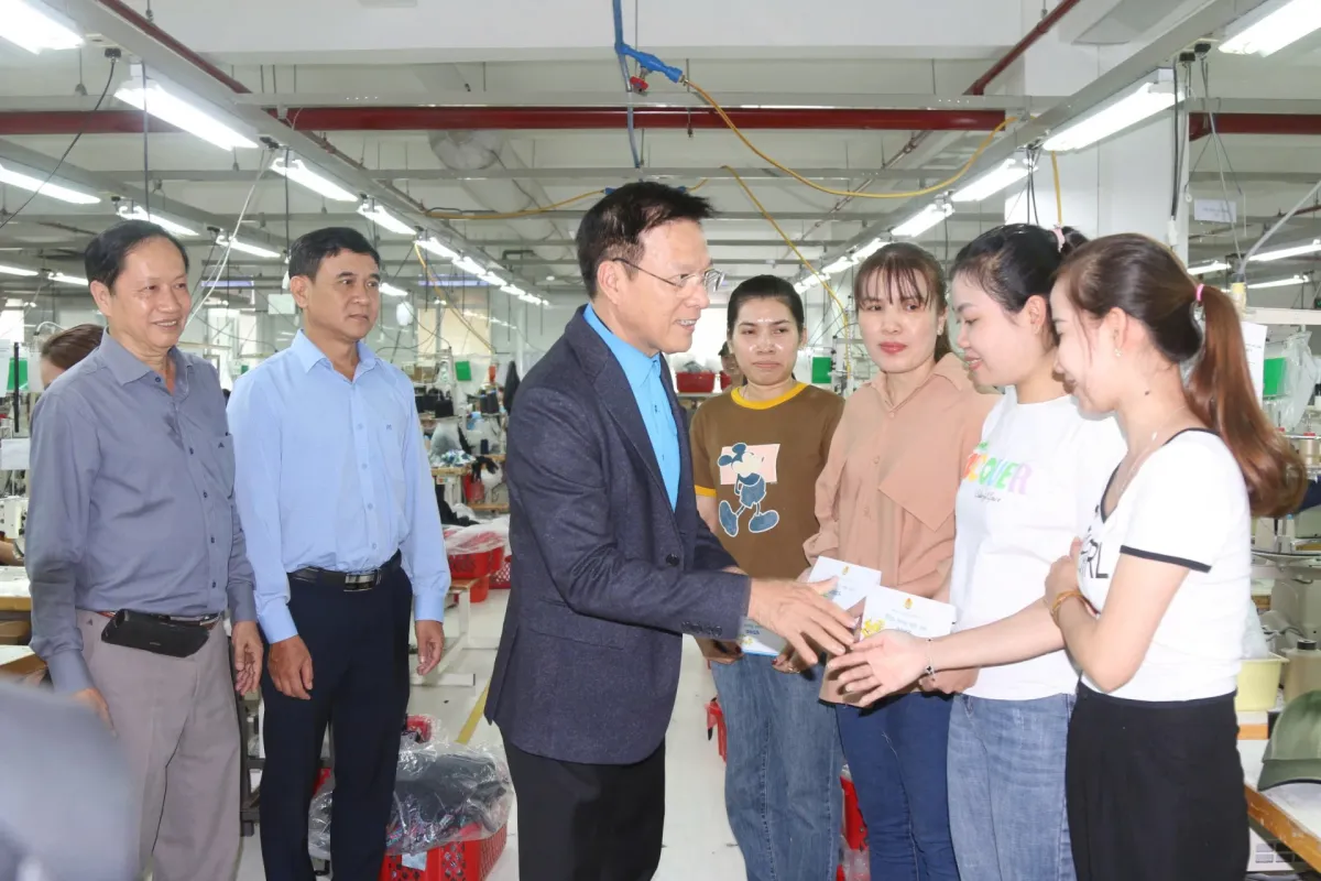 Serikat Buruh Khanh Hoa Siapkan Transformasi untuk Kesejahteraan Anggota di 2025