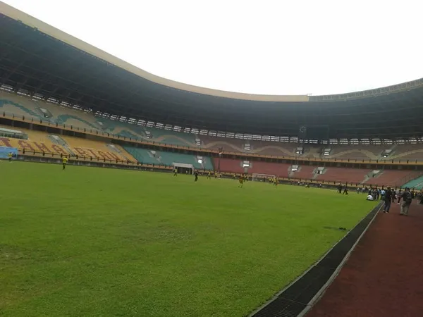 Stadion Utama Riau Ditutup Sementara untuk Peremajaan Rumput