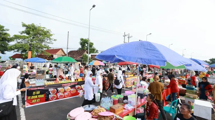 Festival Ngerandu Buko: 78 Pasar Takjil Dorong Ekonomi UMKM Banyuwangi di Ramadan 2026
