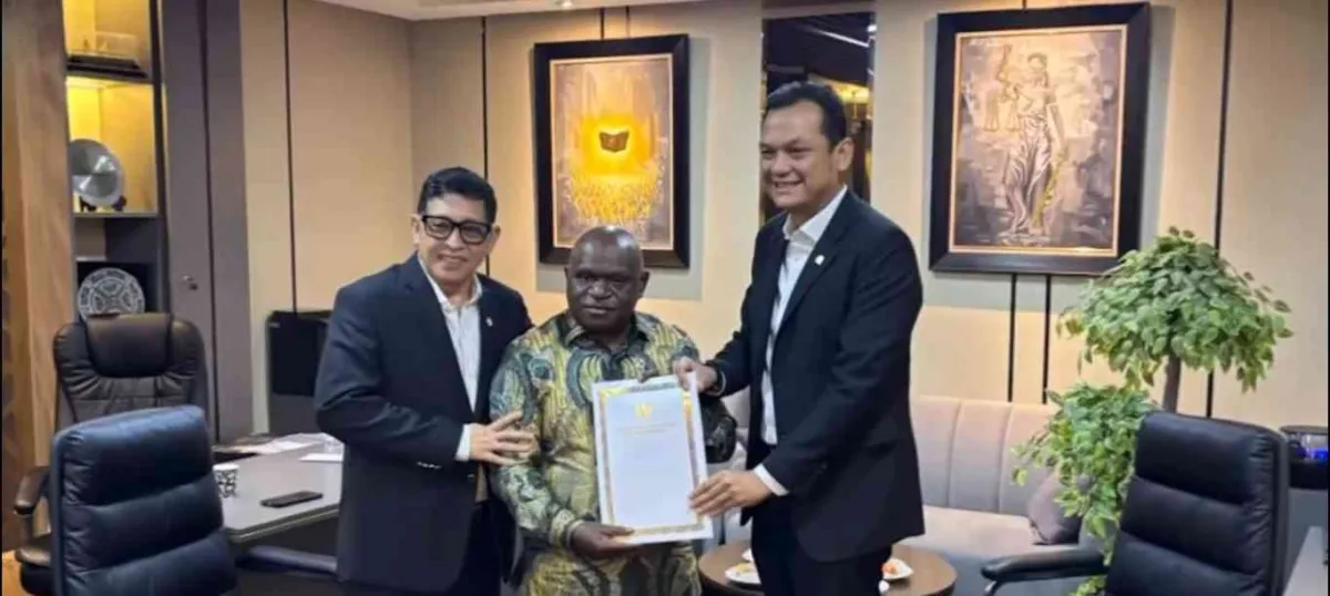 Menteri HAM Serahkan Draf RUU Masyarakat Adat untuk Perlindungan Hak