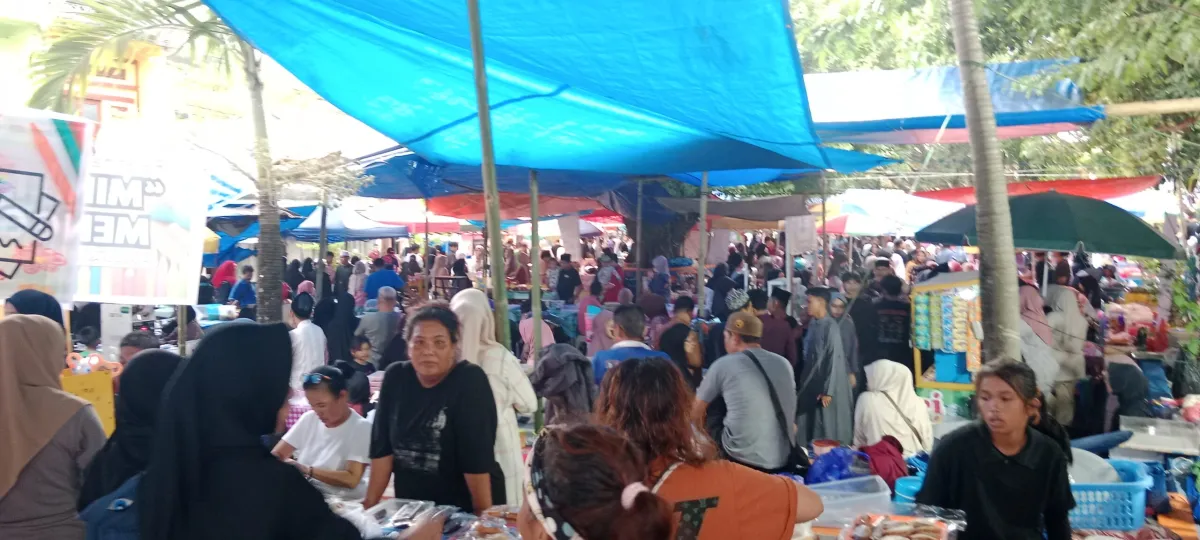 Pasar Kuliner Ramadhan Hadir di Jl Sangkuru Wajo, Bupati Andi Rosman Dorong Ekonomi Lokal