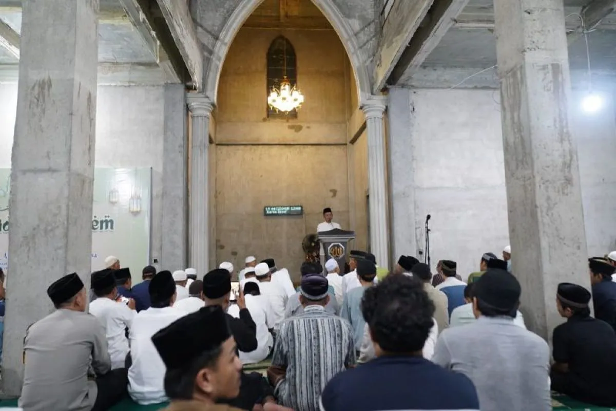 Masjid di Pontianak: Pusat Ibadah dan Penggerak Ekonomi Umat