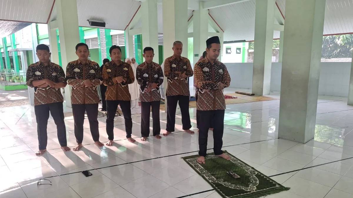 Guru dan Tendik MIN 1 Yogyakarta Tingkatkan Ibadah di Bulan Ramadan