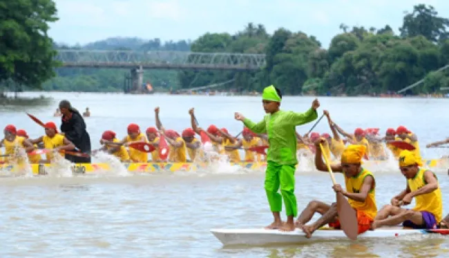 Pacu Jalur: Tradisi Lomba Perahu yang Mendunia dari Riau