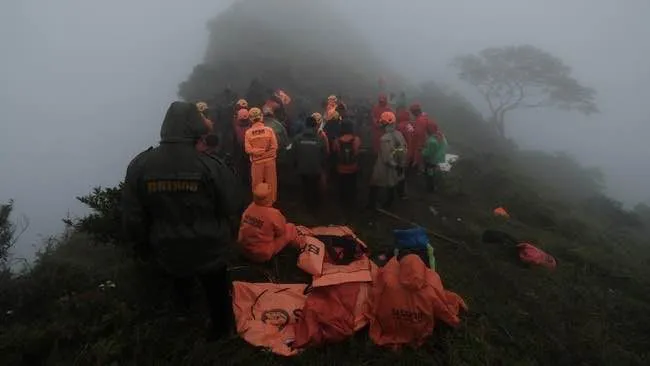 Aktivitas Smartwatch Kopilot ATR 42-500 Ditemukan, Pencarian Diperkuat di Gunung Bulusaraung