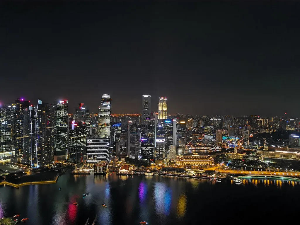 Pemandangan Memukau dari Marina Bay Sands Hotel