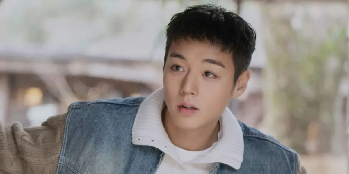 Pesona Awet Muda Park Jihoon dalam Photoshoot Terbaru