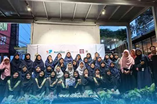 SOLOPEDULI dan Luwes Kartasura Gelar Kegiatan Edukasi dan Buka Puasa Bersama di Ramadan