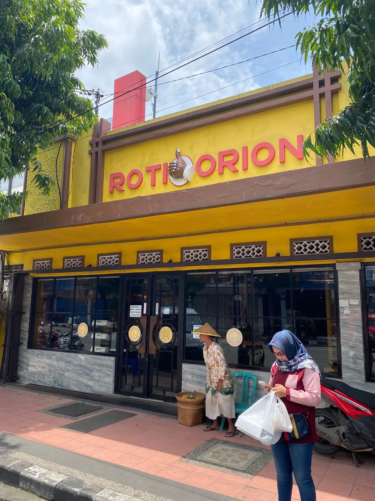 Toko Roti Orion: Legenda Kuliner Blitar Sejak 1938