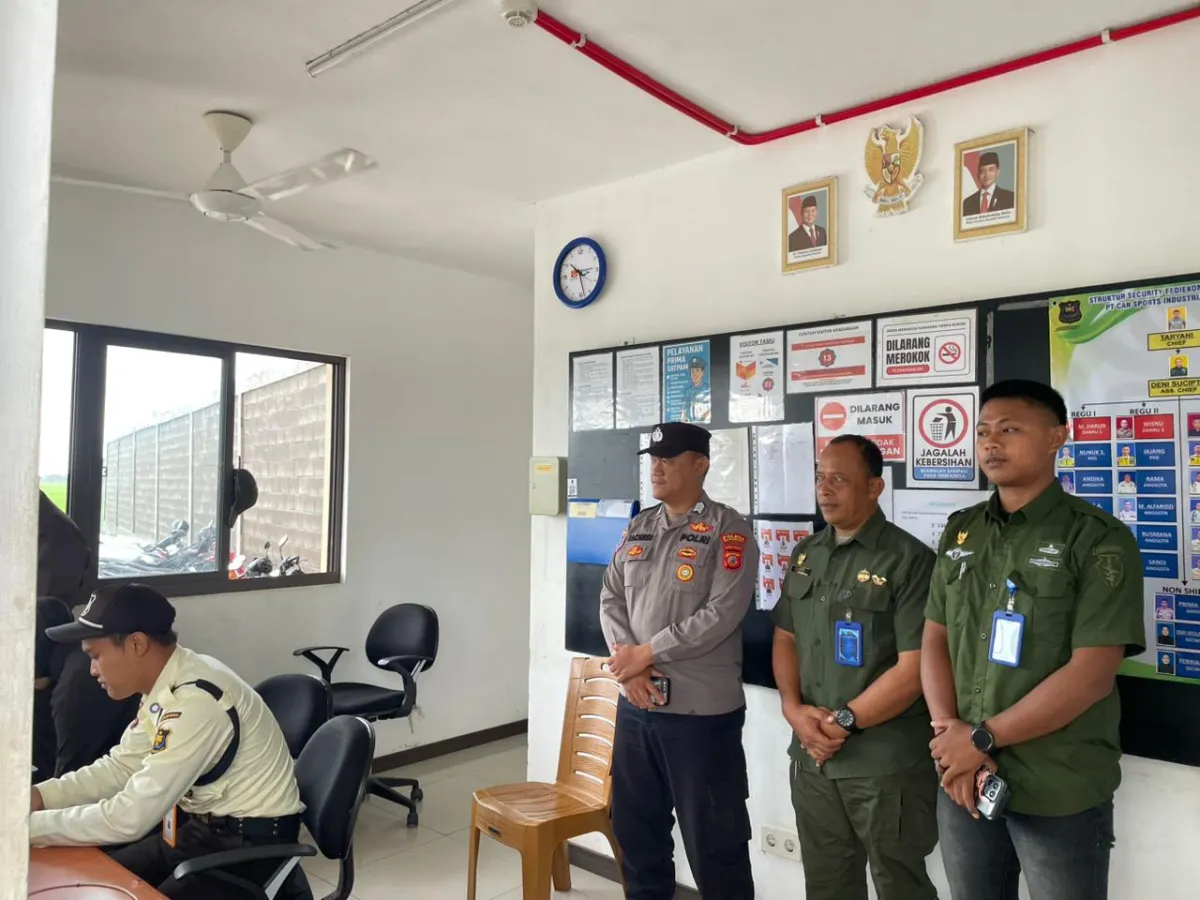 Polsek Jatitujuh Lakukan Patroli ke PT Cant Sport untuk Tingkatkan Keamanan