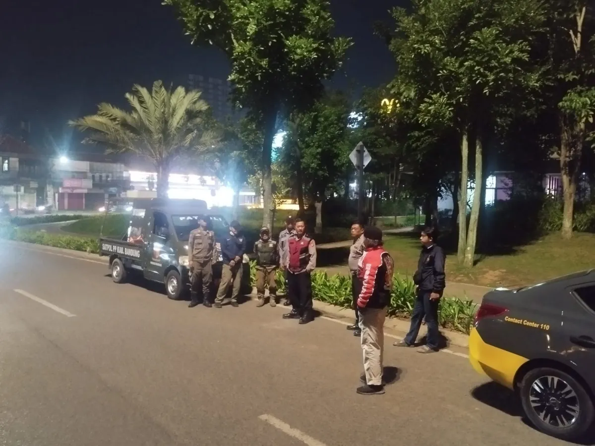 Patroli Gabungan Jamin Keamanan Malam di Podomoro Park Bojongsoang